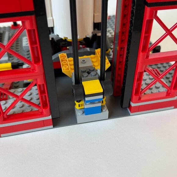 Lego 3367 3368 Space Shuttle and Space Center Astronaut City Set Instructions - Picture 15 of 15